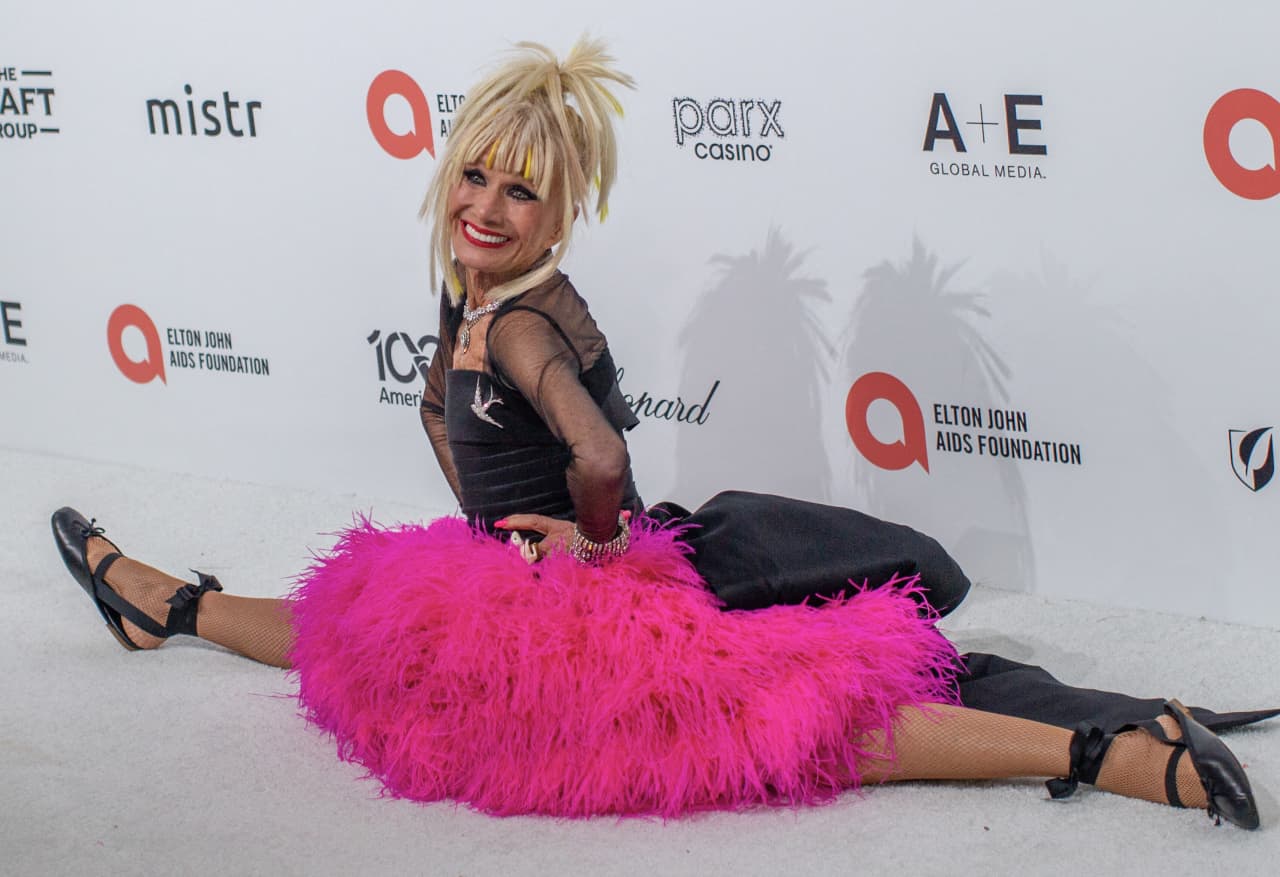 Designer Betsey Johnson takes $7 million SoCal home off the market — Seattle Business news