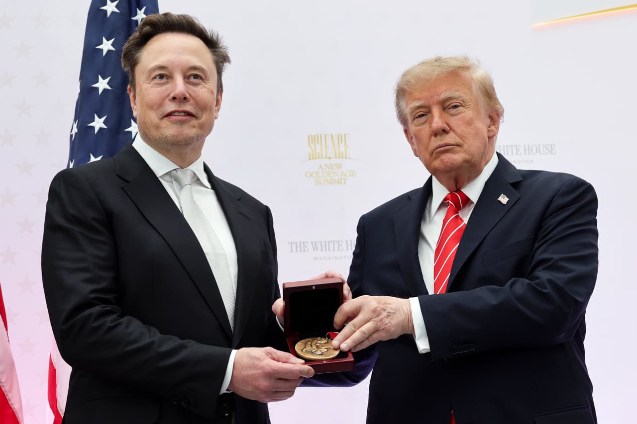 Elon Musk promised a SpaceX share to every kid in America — don’t hold your breath — MarketWatch, Seattle Schools news