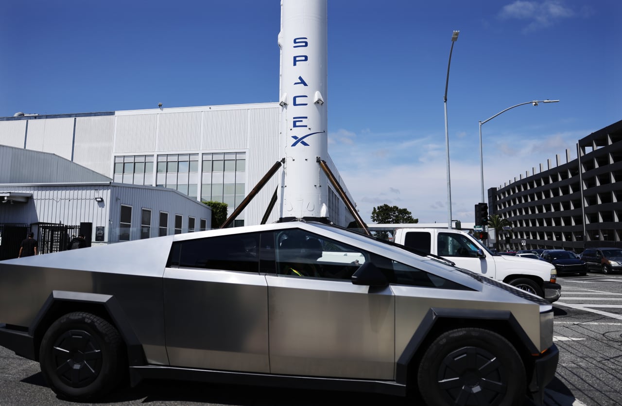 Why investors should be skeptical of a potential Tesla-SpaceX merger — MarketWatch, Seattle Business news