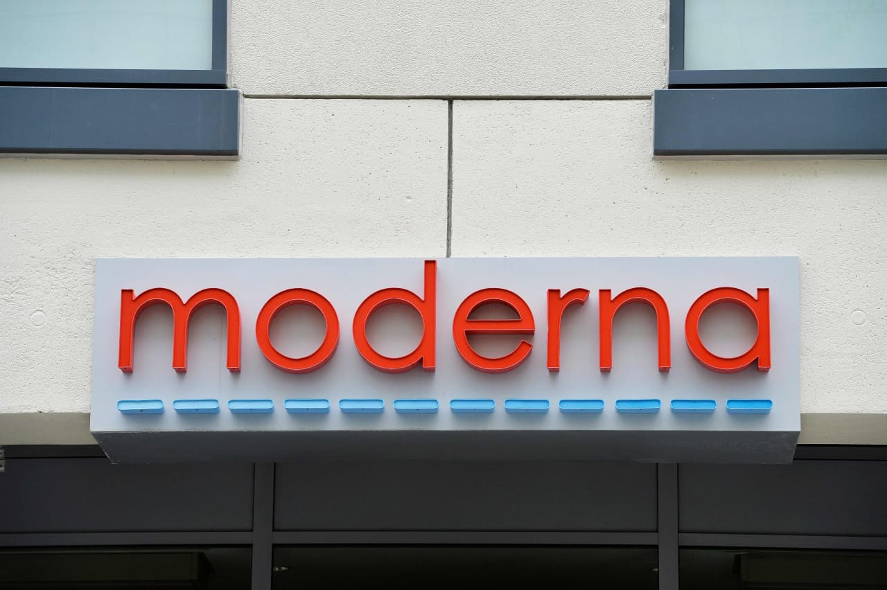 Moderna’s stock tumbles after reported leak of data for cancer vaccine — MarketWatch, Seattle Health news
